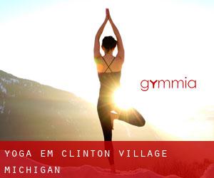 Yoga em Clinton Village (Michigan)